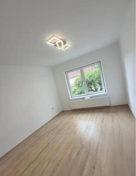 Spațiu comercial, de 20 mp, în Central