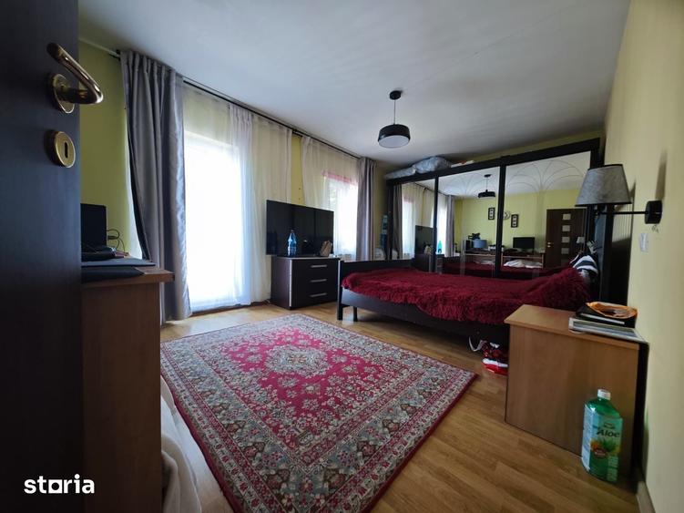 Casă cu 5 camere cu Teren 1078 Mp în Corbeanca