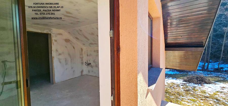 Casă cu 5 camere cu Teren 1400 Mp în Sud-Est