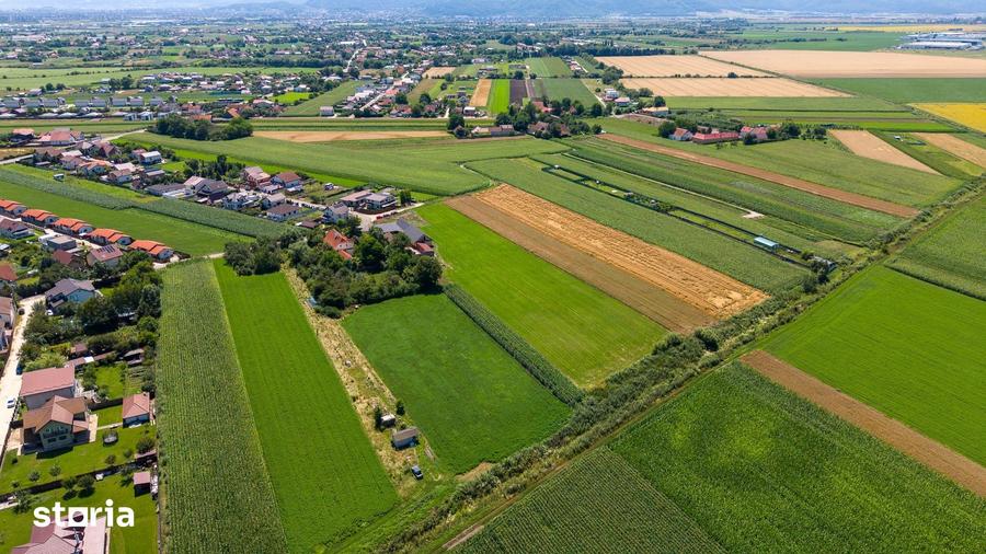 Teren de 500 mp, în Stupini