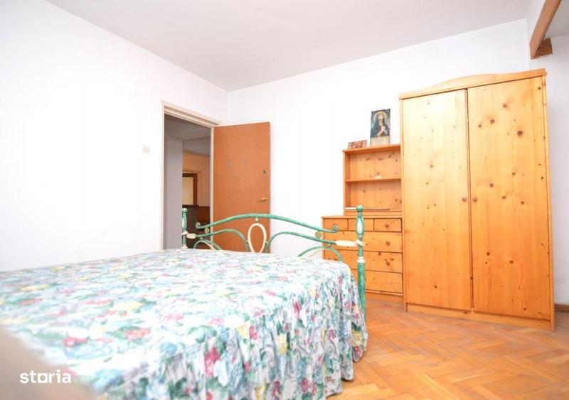 Apartament cu 4 camere decomandat în Unirii