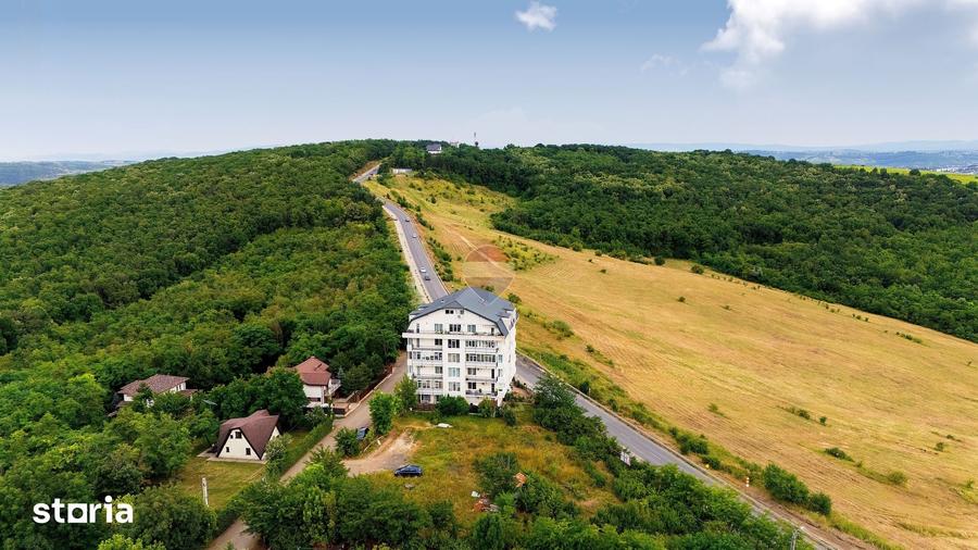 Apartament cu 5 camere decomandat în Breazu