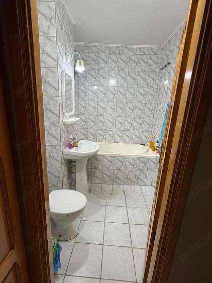 Apartament cu 4 camere decomandat în Burdujeni