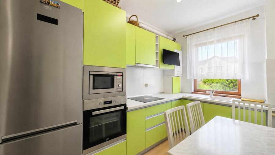 Apartament cu 2 camere decomandat, mobilat în Tractorul