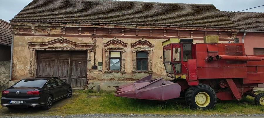 Casă cu Teren 1770 Mp în Socol