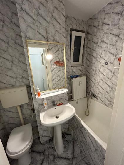 Apartament cu 2 camere decomandat în Sala Palatului