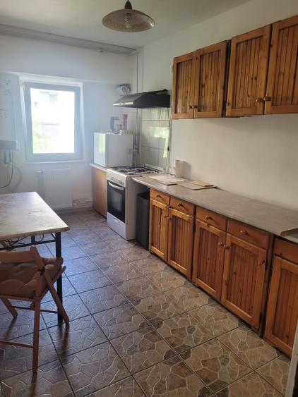 Apartament cu 4 camere decomandat, mobilat în Inel I