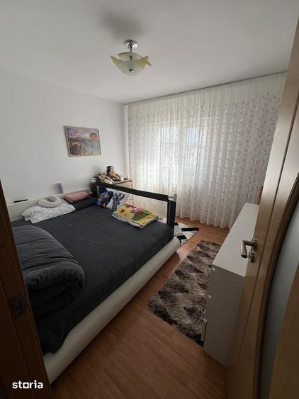 Apartament cu 3 camere decomandat în Gară