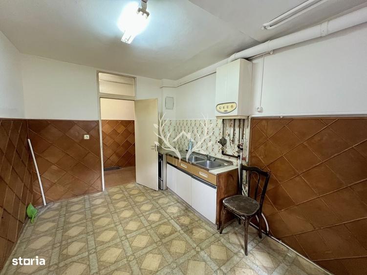 Apartament cu 3 camere, pregatit pentru renovare in Zorilor - 1