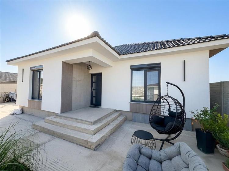 Casă cu 3 camere cu Teren 500 Mp în Sântandrei