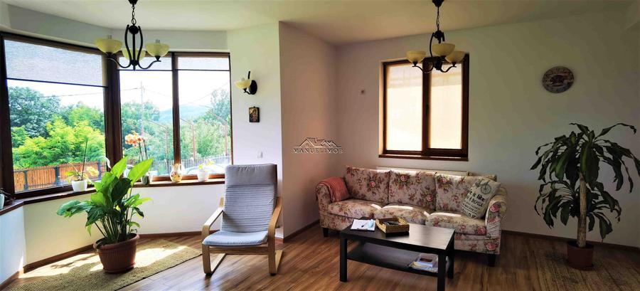 Casă individuală cu 5 camere cu Canalizare în Exterior Est