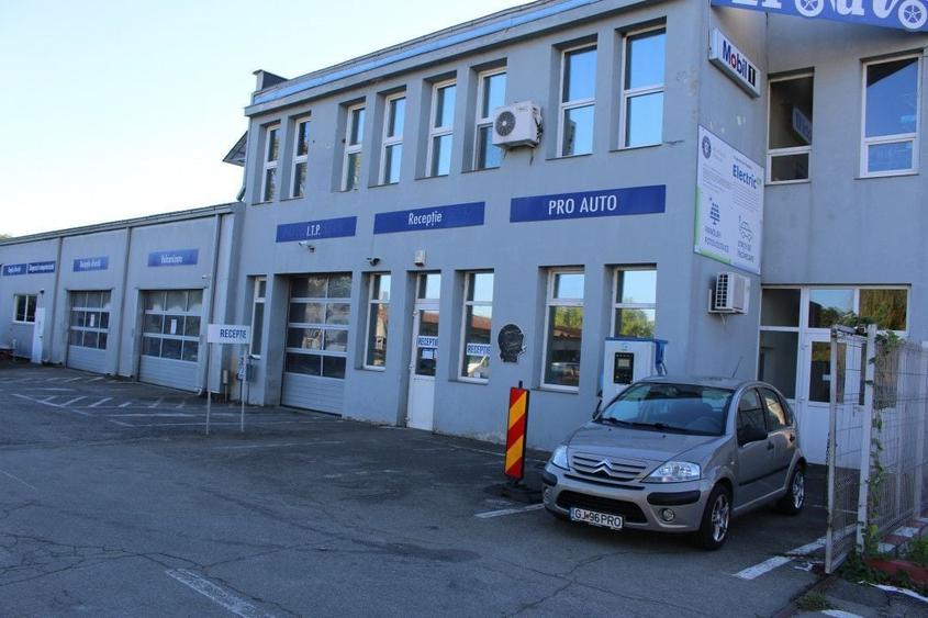 Spațiu industrial, de 1,700 mp, în Central
