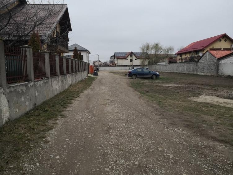 Teren Construcții intravilan de 358 mp, în Est