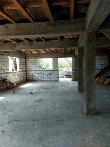 Casă cu 4 camere cu Teren 1600 Mp în Tudor Vladimirescu