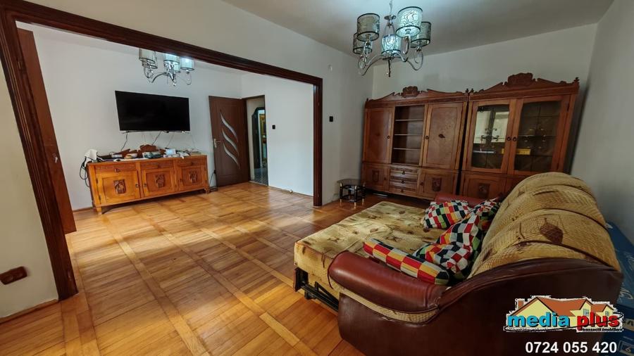Apartament cu 4 camere decomandat în I. C. Frimu