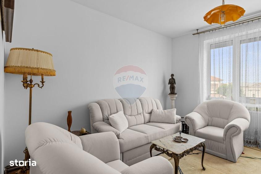 Apartament cu 4 camere, mobilat în Funcționarilor