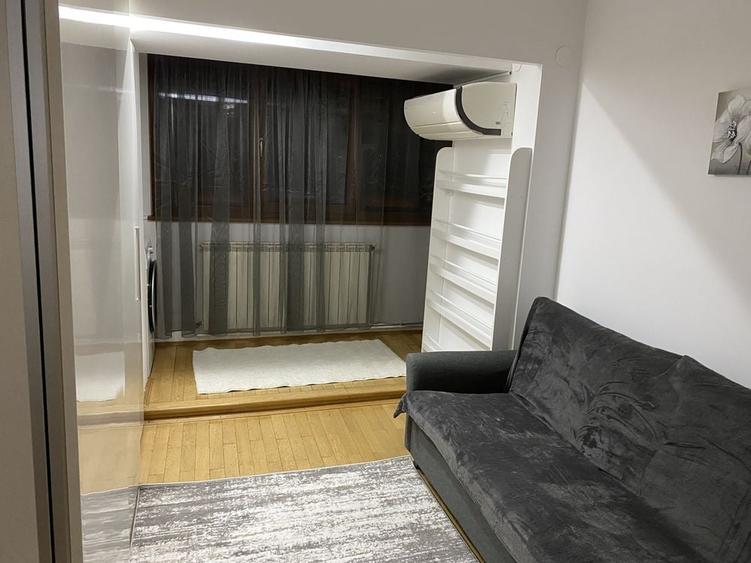 Apartament cu 3 camere decomandat în Panduri