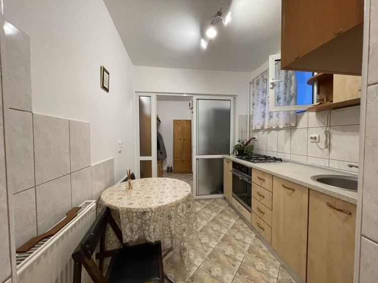 Apartament cu 2 camere semidecomandat în Crișan