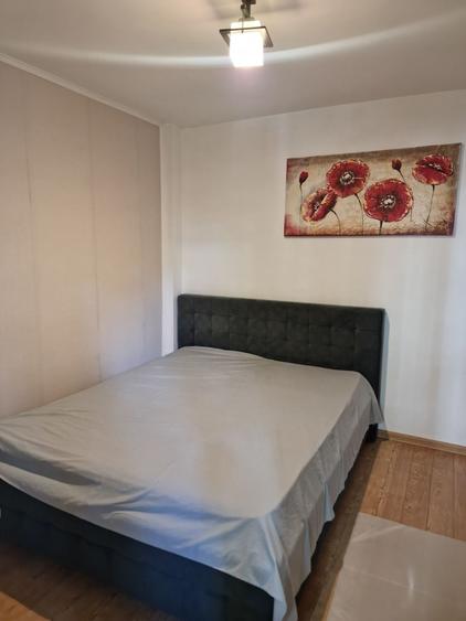 Apartament cu 3 camere decomandat în Aurel Vlaicu
