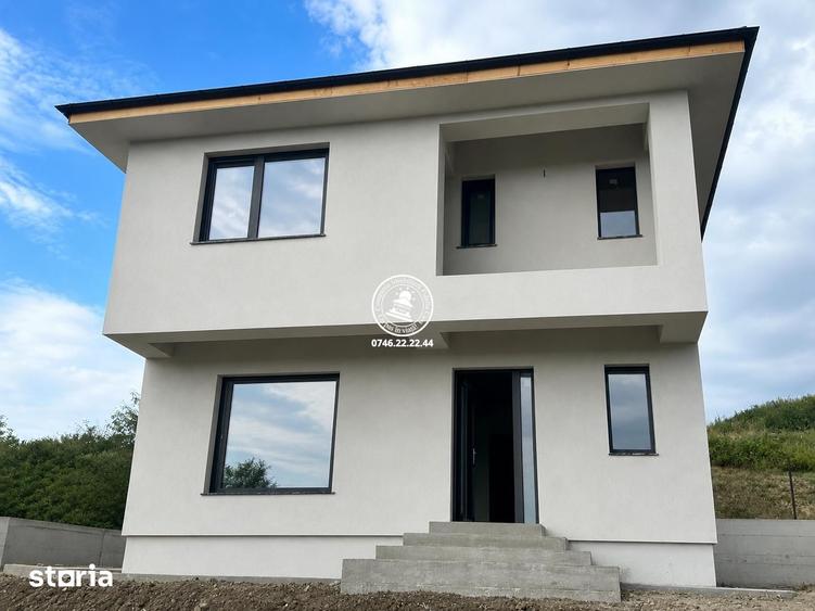 Casă cu 5 camere cu Teren 400 Mp în Tomești