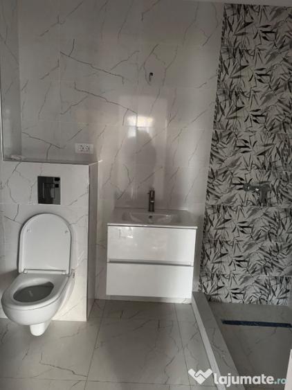 Apartament cu 3 camere decomandat, mobilat în Metalurgiei