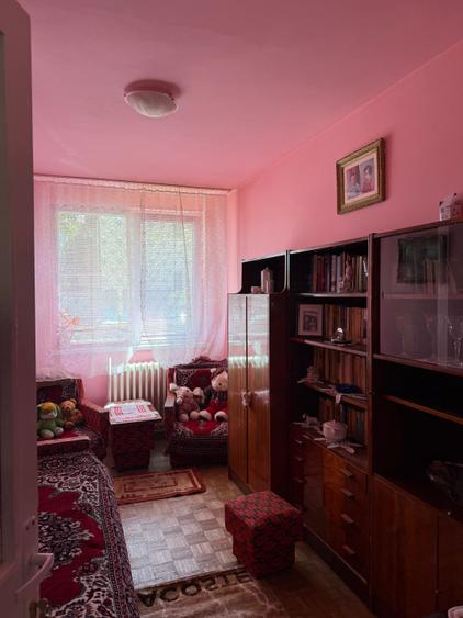 Apartament cu 3 camere decomandat în Grigorescu