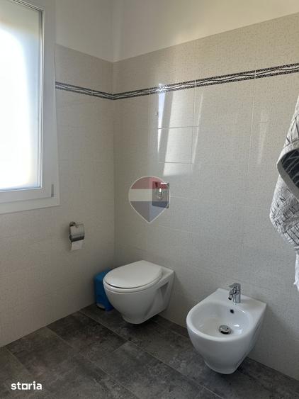 Casa / Vila cu 7 camere de vanzare Izvoare - 16