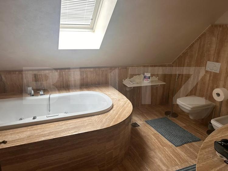 Casă individuală cu 8 camere cu Piscina în Dumbrăvița