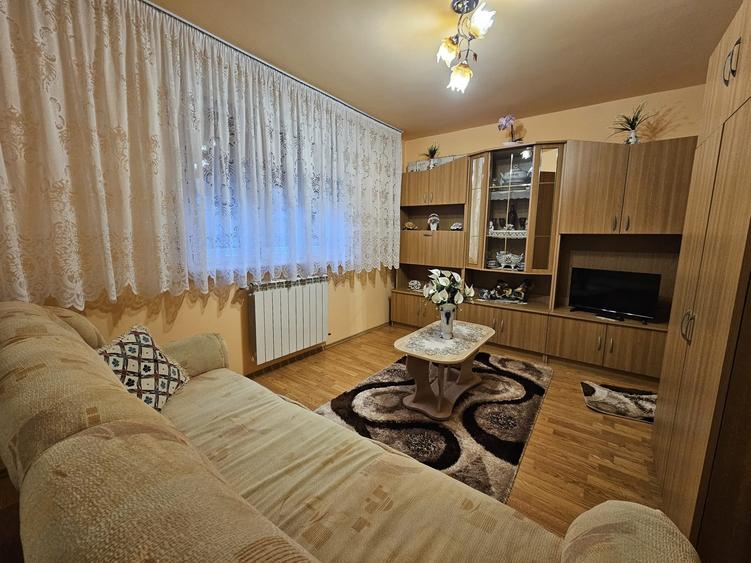 Casă cu 6 camere cu Teren 316 Mp în Călugareni