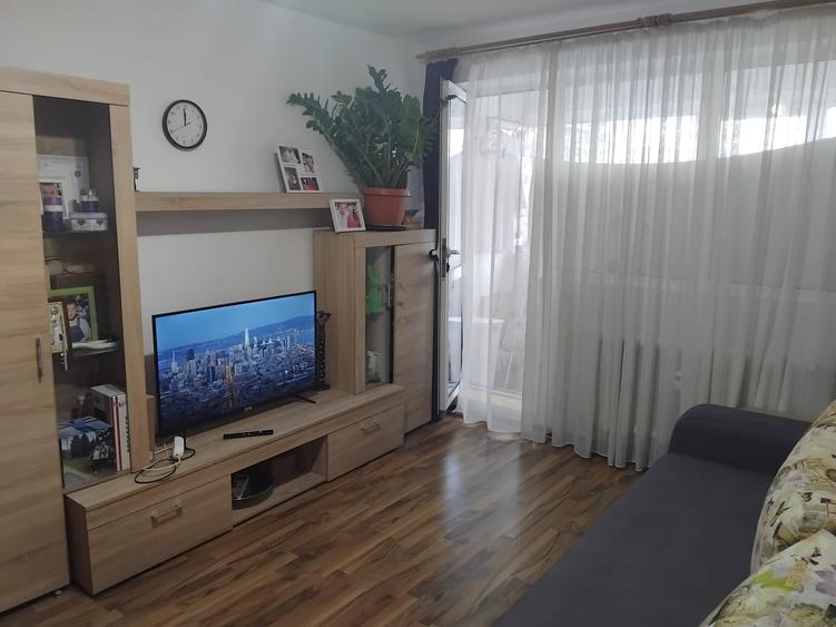 Apartament cu 2 camere semidecomandat în Abator
