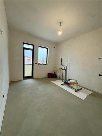 Apartament cu 3 camere decomandat în Dacia