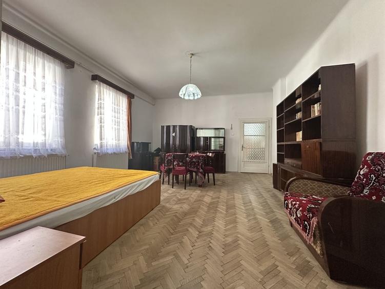 Apartament cu 2 camere semidecomandat în Centrul Istoric
