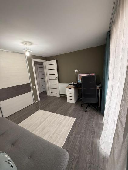Duplex cu 3 camere cu Canalizare în Est
