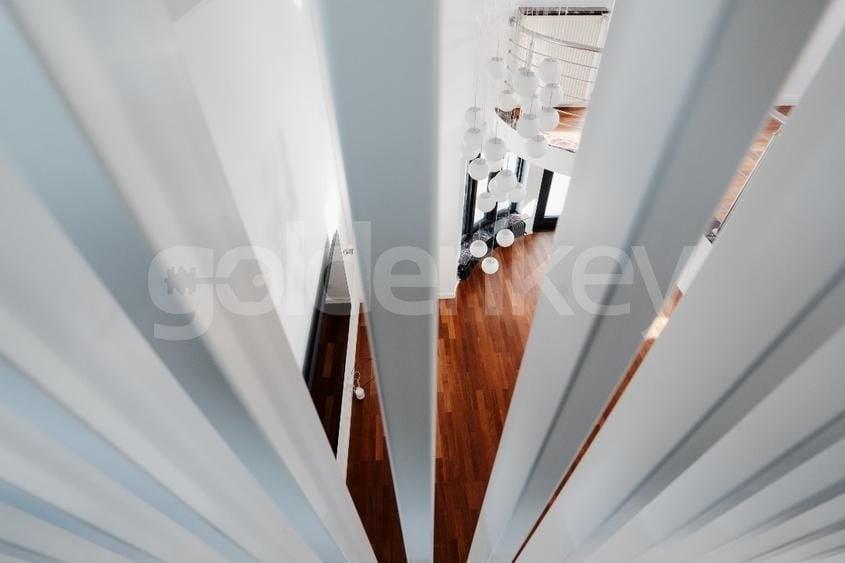 Casă individuală cu 7 camere cu Canalizare în Pipera