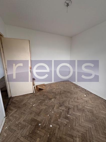 Apartament cu 3 camere semidecomandat în Iancului