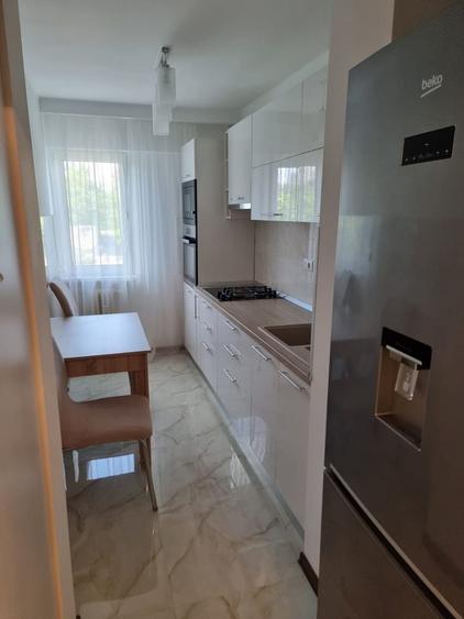Apartament cu 3 camere decomandat în Cotroceni