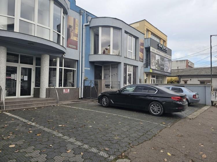 Spațiu comercial, de 664 mp, în Casa de Cultură