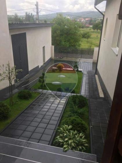 Casă cu 3 camere cu Teren 1169 Mp în Rona de Jos