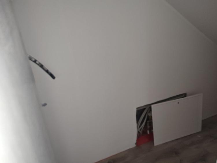 Duplex cu 4 camere cu Canalizare în Exterior Vest