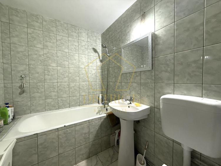 Apartament cu 3 camere decomandat, mobilat în Soarelui
