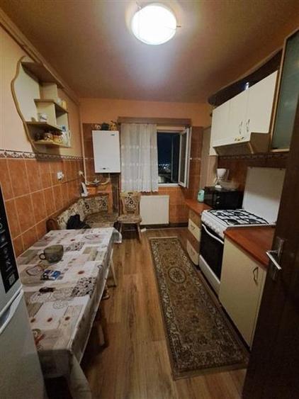 Apartament cu 3 camere decomandat, mobilat în Noua