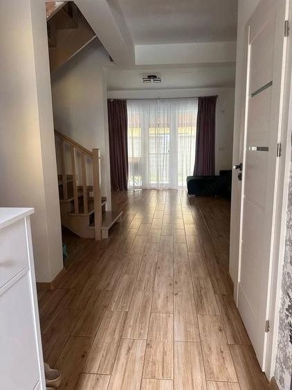 Casă cu 3 camere cu Teren 300 Mp în Giroc