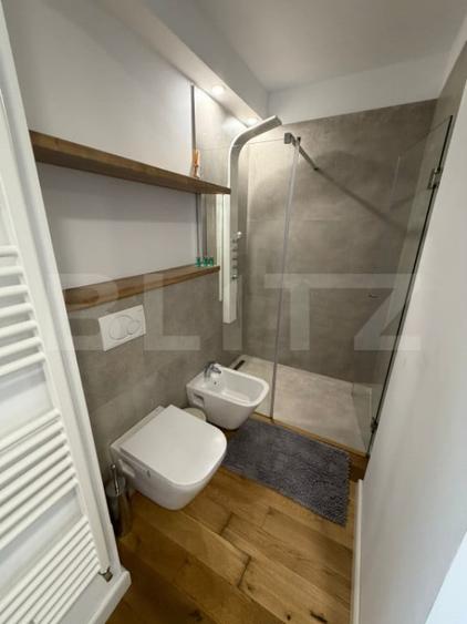 Apartament cu 3 camere semidecomandat în Central