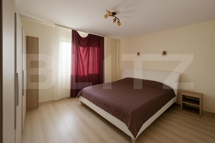 Casă individuală cu 7 camere cu Canalizare în Dumbrăvița