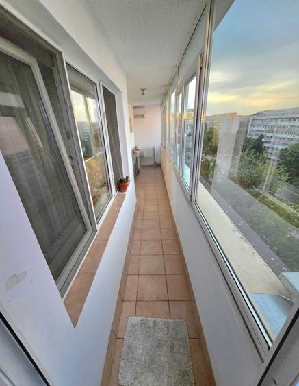 Apartament cu 3 camere semidecomandat în Giulești