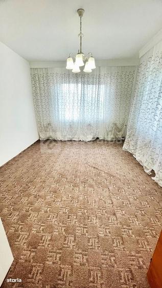 Casă cu 4 camere în Sărărie