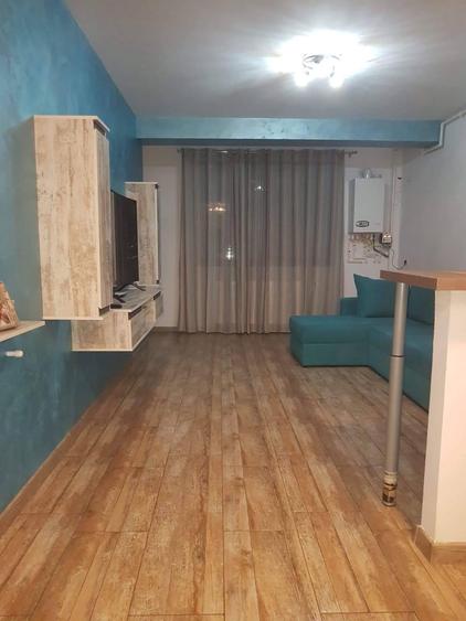 Apartament cu 2 camere decomandat, mobilat în Central