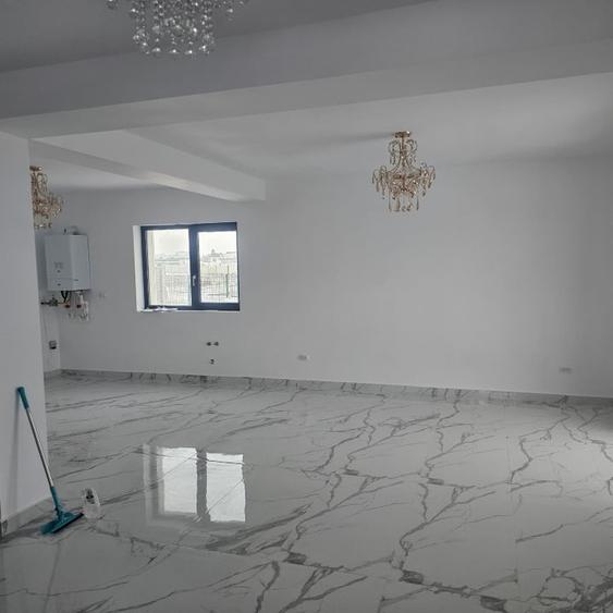 Casă individuală cu 6 camere cu Teren 412 Mp în Malu Mare
