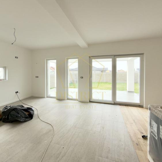 Com 0 | Duplex superb cu 5 camere despartit prin garaj | Dumbravita - 1