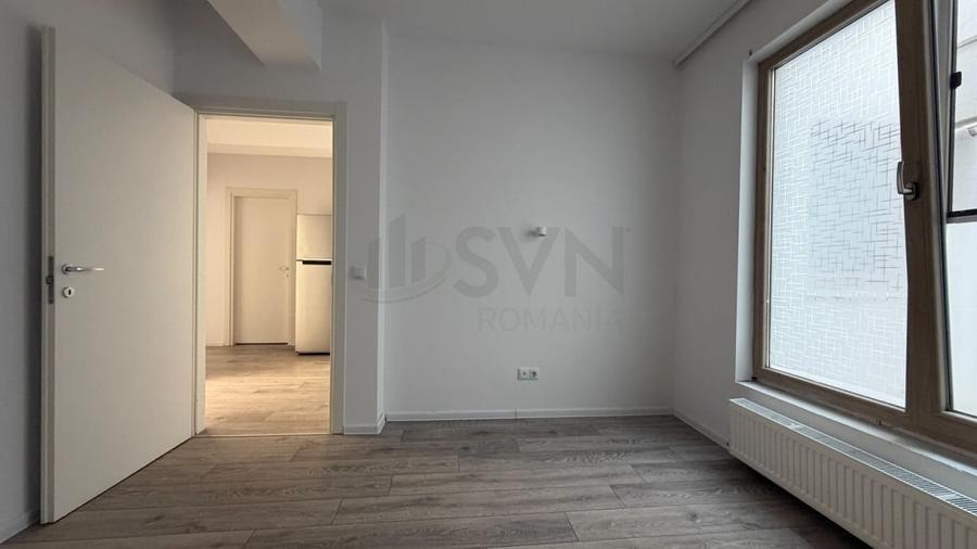 Apartament cu 4 camere semidecomandat în Iancului